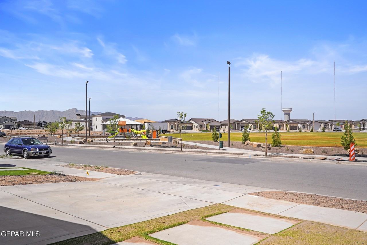 7480 Rio Rimac Dr - Photo 5 of 32