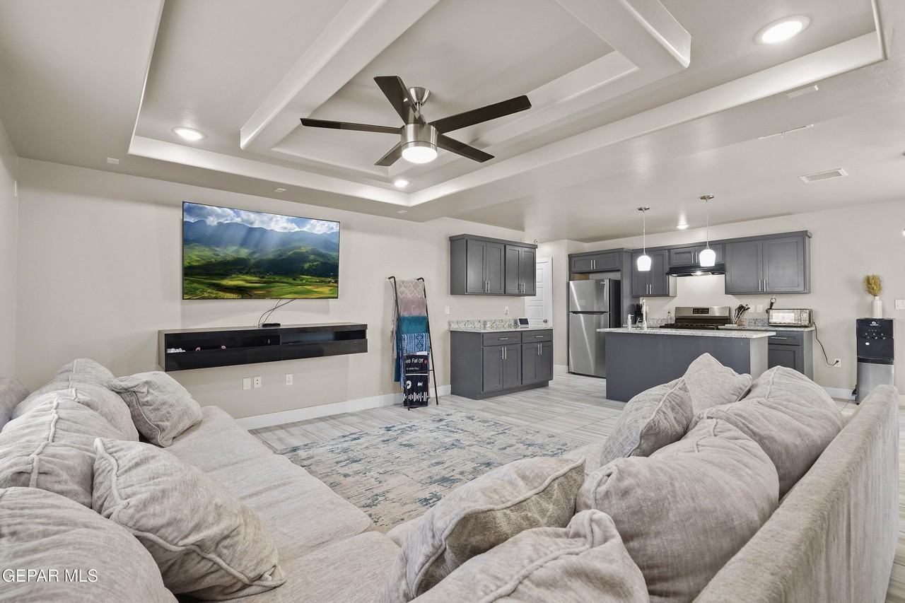 14724 Mountain Breeze Ave - Photo 7 of 32