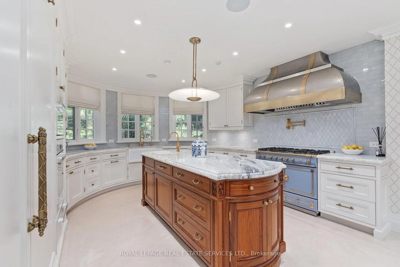 108 Sandringham Drive - Photo 9
