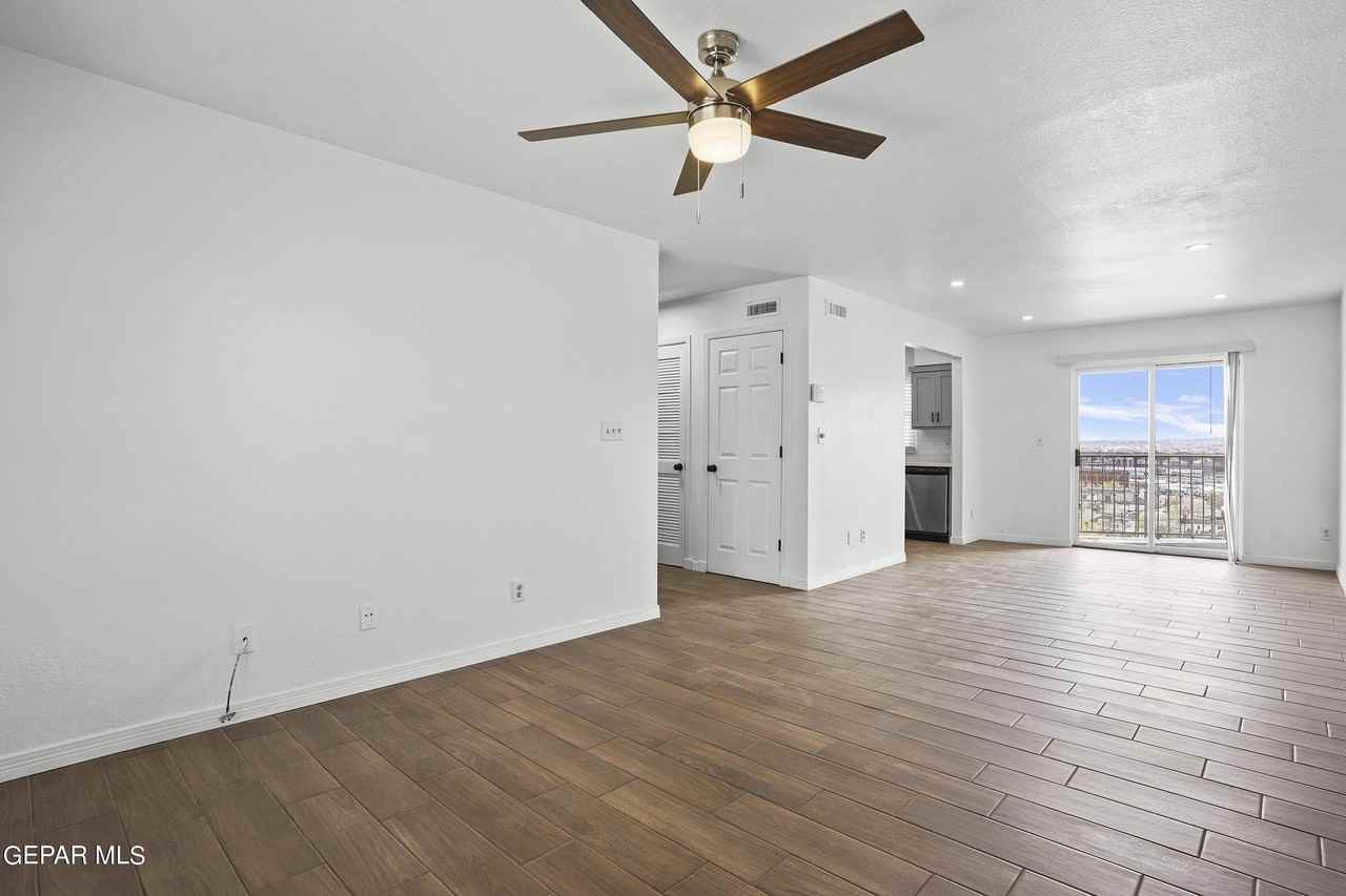 604 Upson Dr - Photo 4 of 18