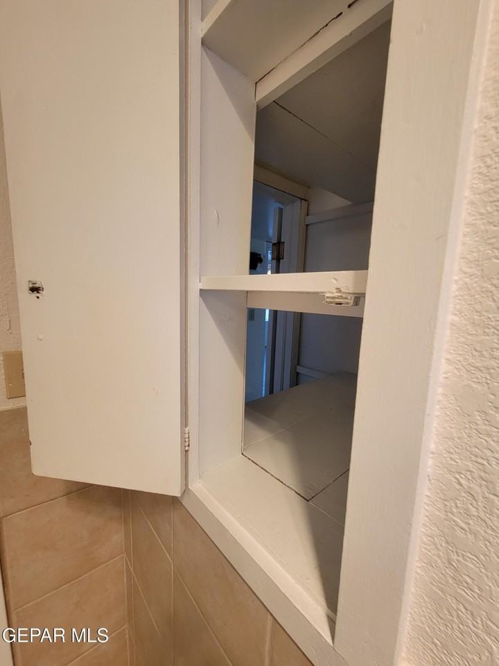 9513 Fairfax St - Photo 6 of 13