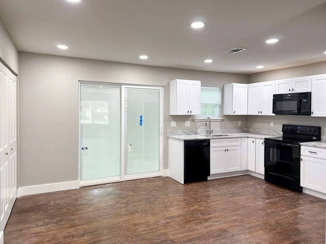 55161 W 3rd St - Photo 3 of 11