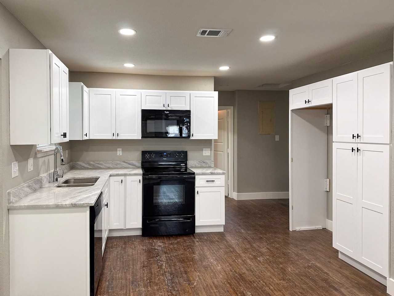 55161 W 3rd St - Photo 4 of 11