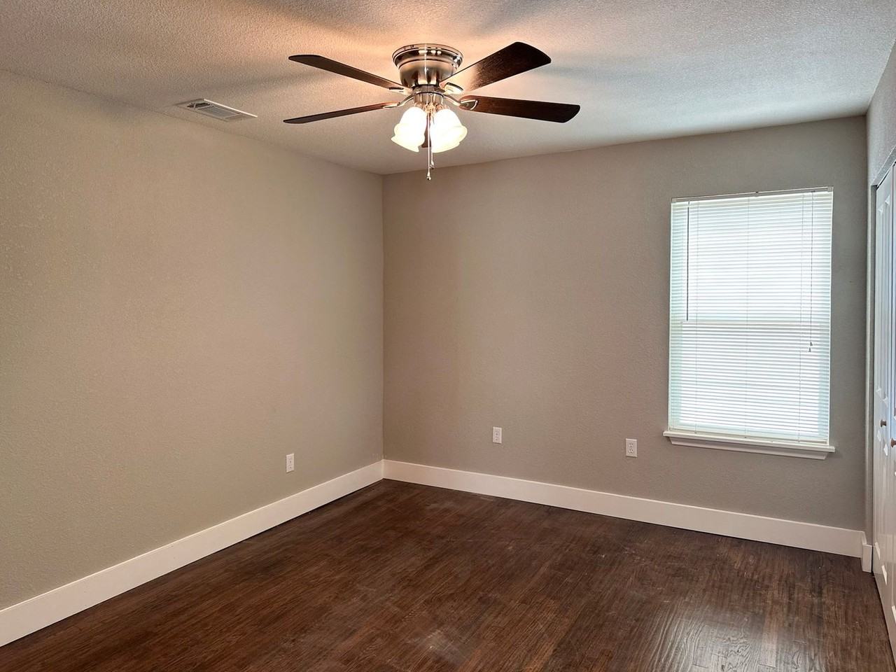 55161 W 3rd St - Photo 7 of 11