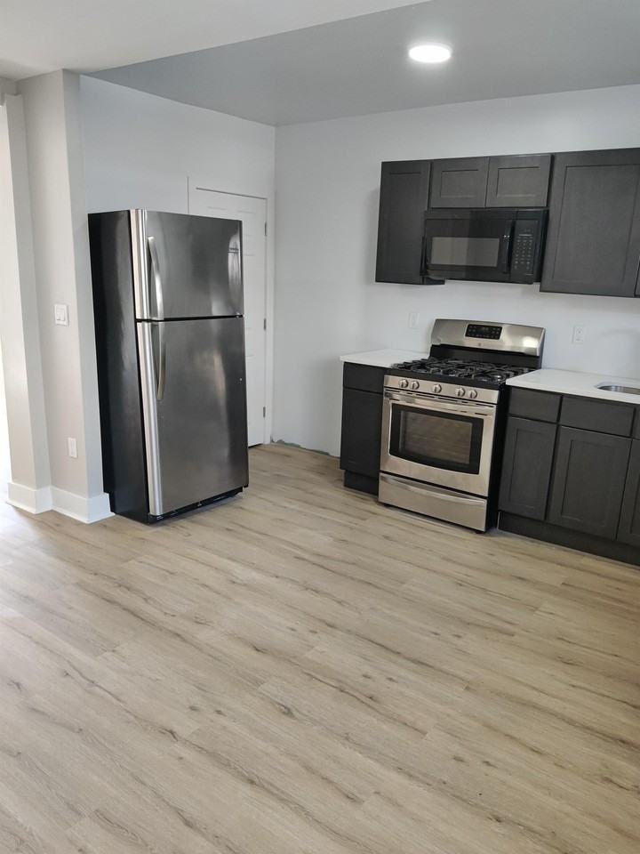 1516 S Stanley St #1 - Photo 3 of 13