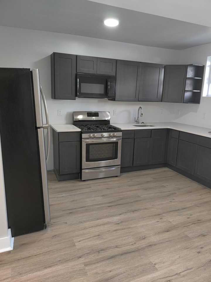 1516 S Stanley St #1 - Photo 4 of 13