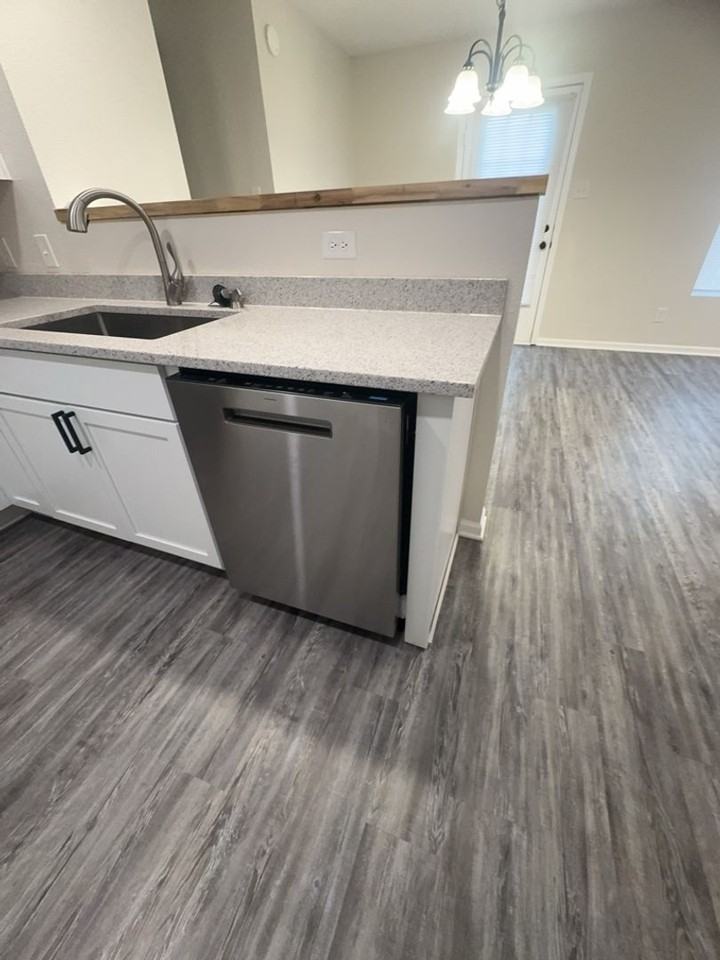 12653 Loyalty Dr - Photo 5 of 18