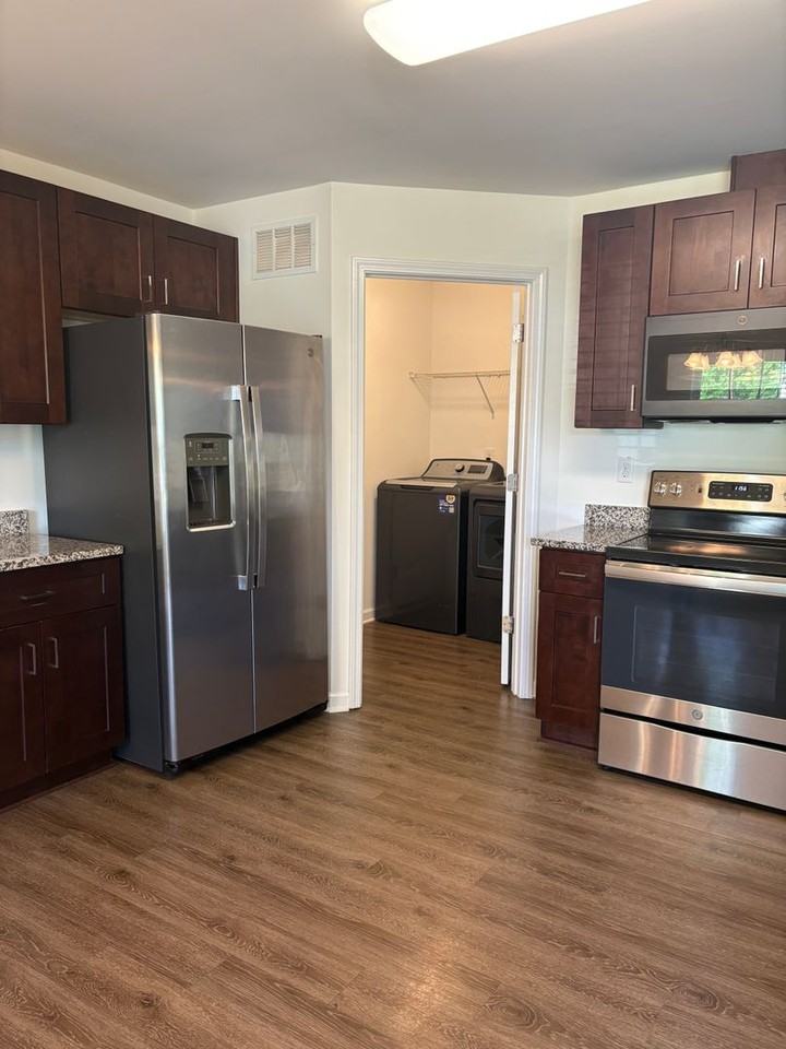 301 Goff St - Photo 2 of 13