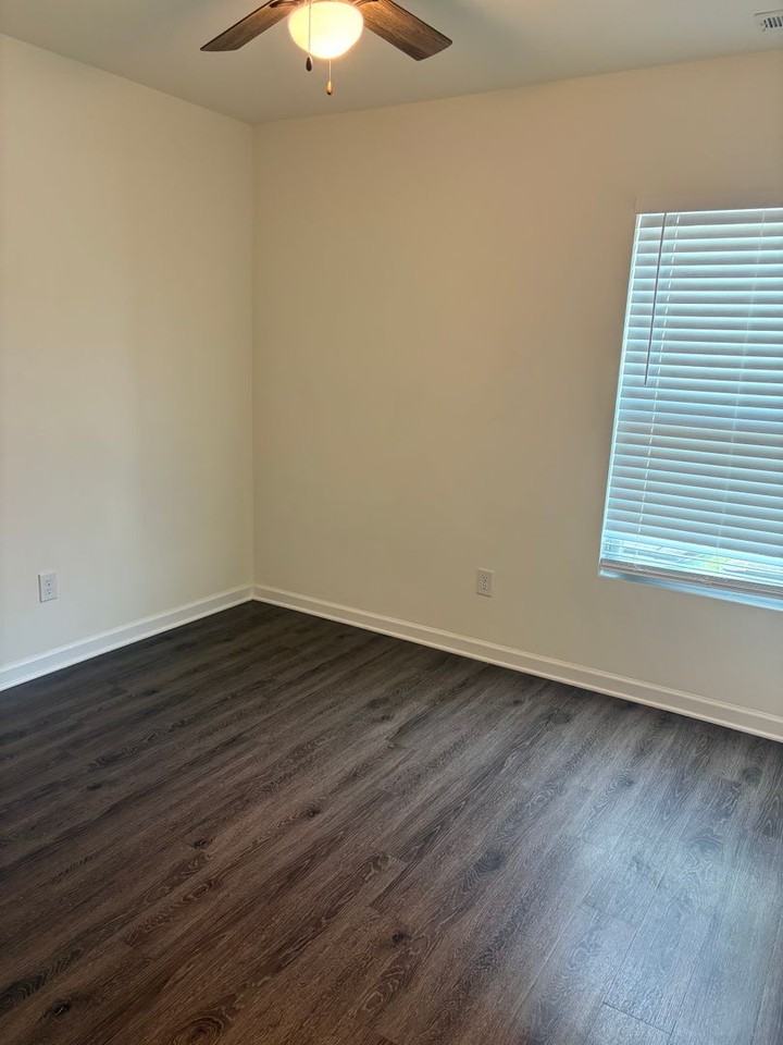301 Goff St - Photo 3 of 13