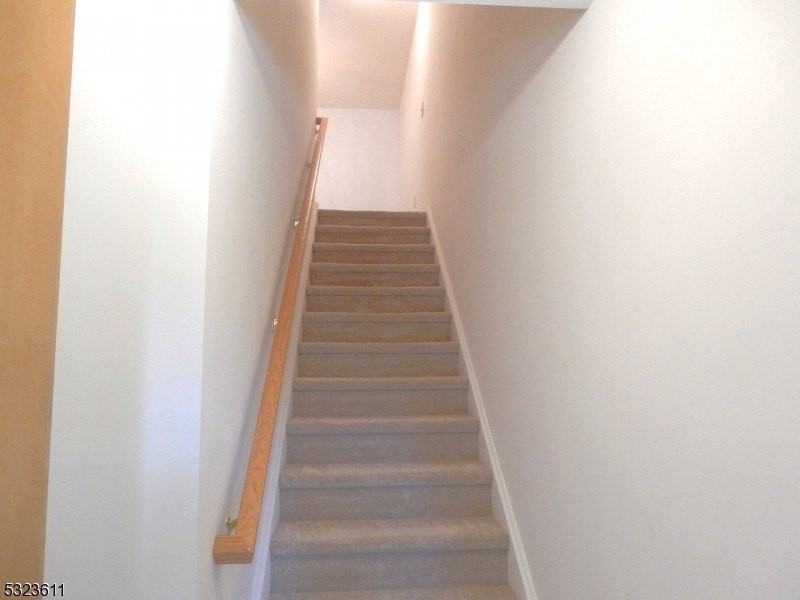 28 Janes Dr #28 - Photo 6 of 18