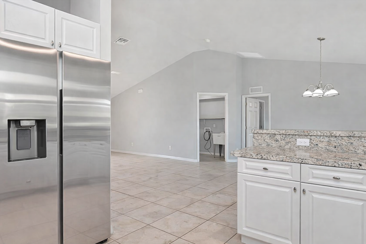 4317 Ne 9th Pl - Photo 4 of 20