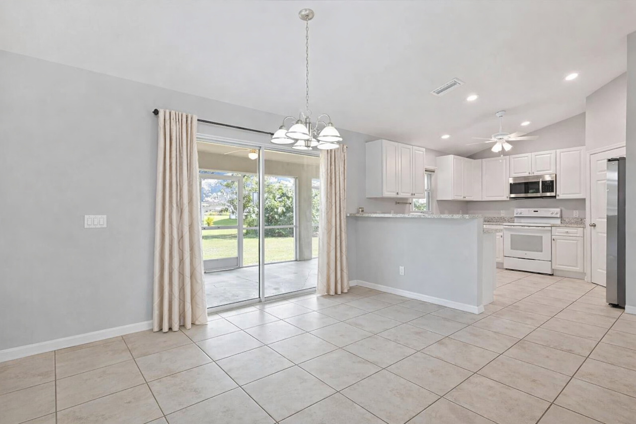 4317 Ne 9th Pl - Photo 6 of 20