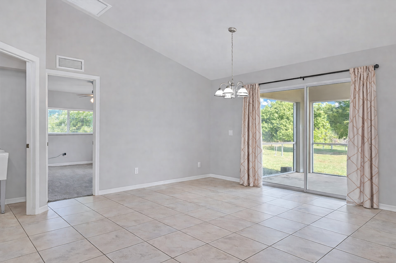 4317 Ne 9th Pl - Photo 7 of 20