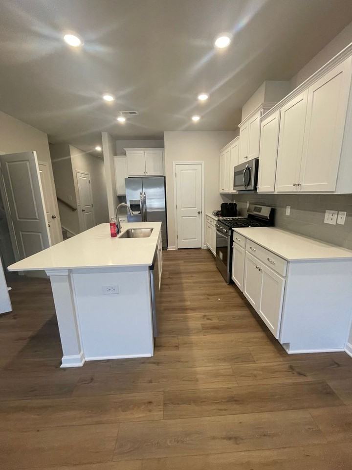 18 Fernhill Ln - Photo 2 of 5