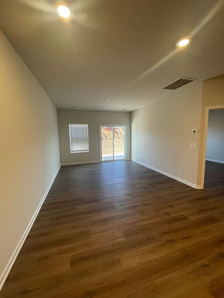 18 Fernhill Ln - Photo 3 of 5