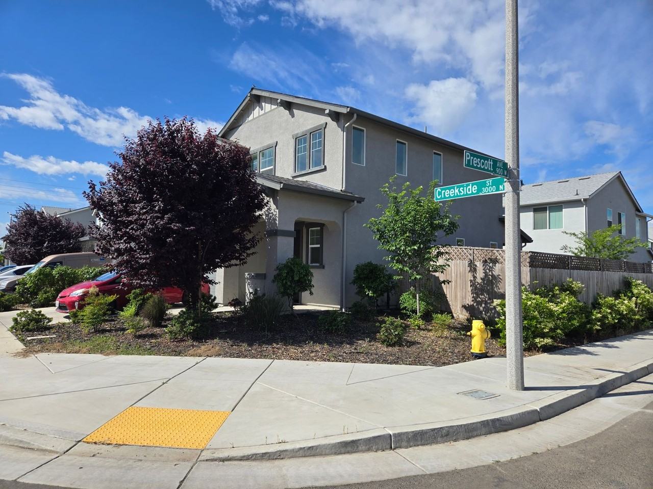 3033 N Creekside St - Photo 2 of 12