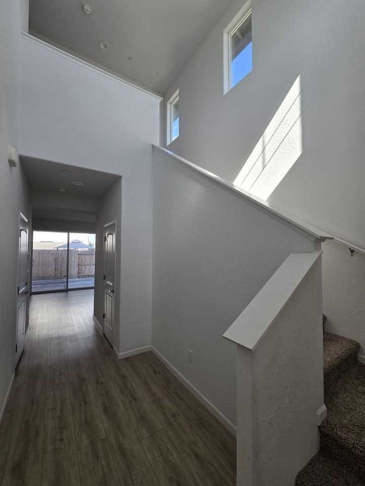 3033 N Creekside St - Photo 5 of 12