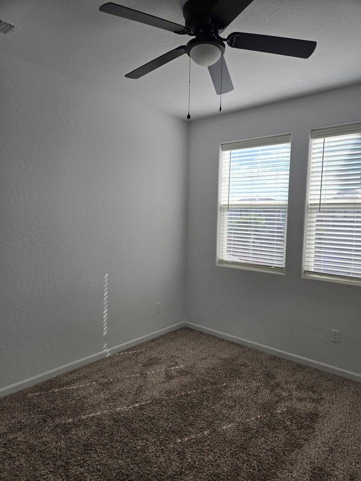 3033 N Creekside St - Photo 6 of 12