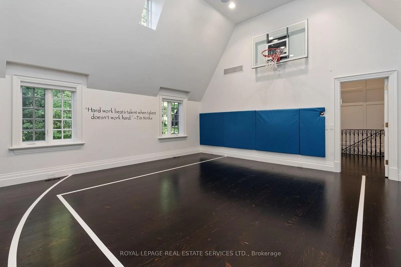 108 Sandringham Drive - Photo 32