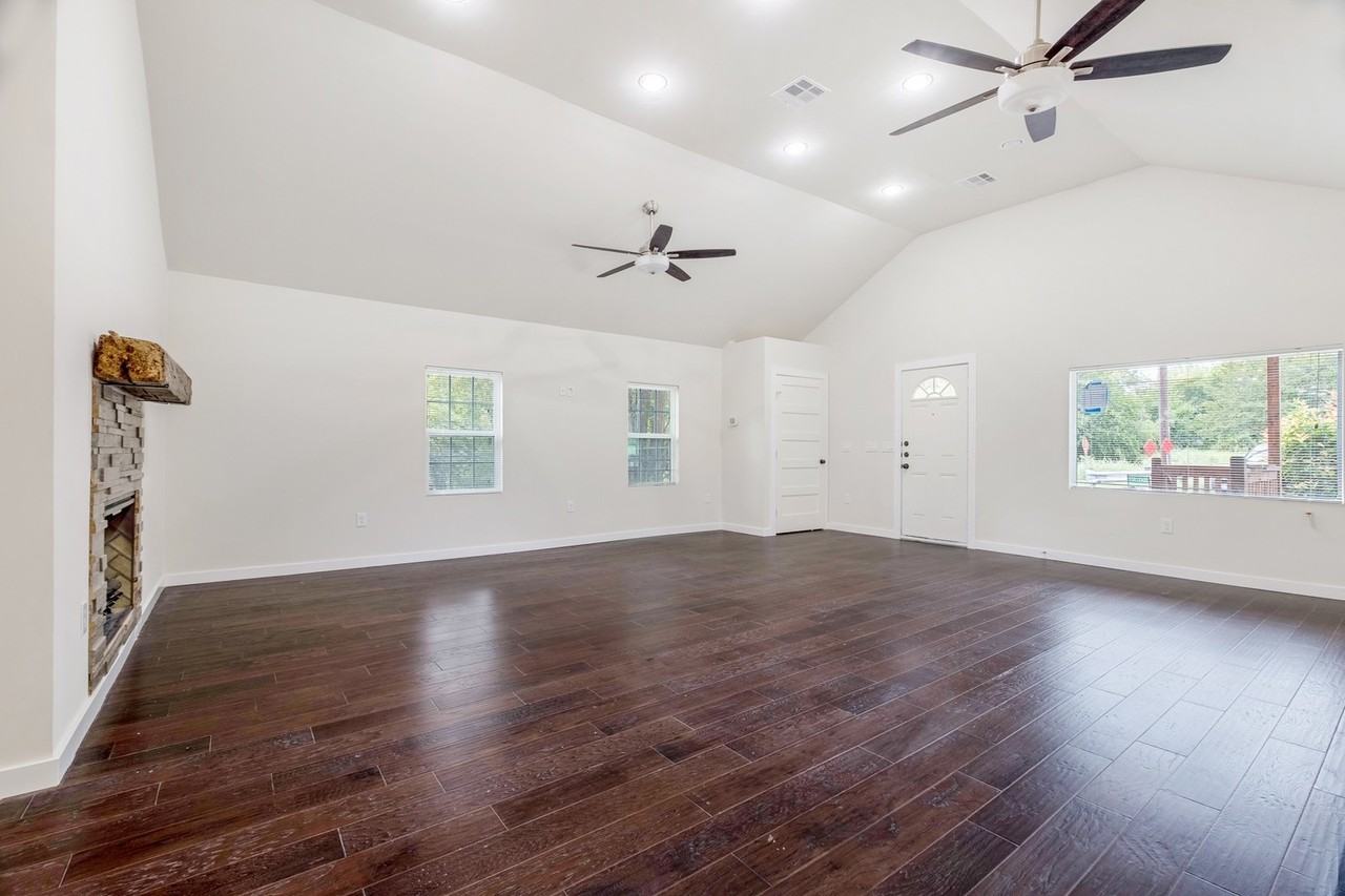 7511 Carver Ave - Photo 3 of 28