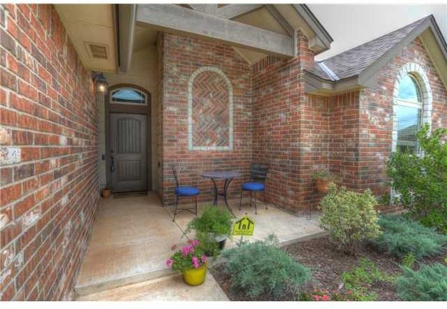 6232 Nw 158th St - Photo 2 of 8