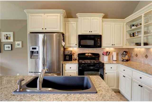 6232 Nw 158th St - Photo 3 of 8