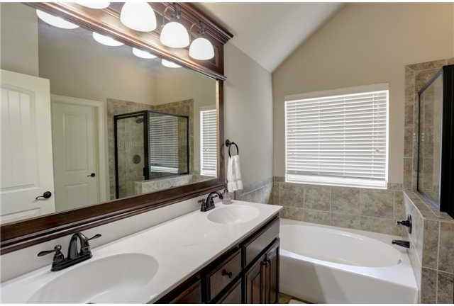 6232 Nw 158th St - Photo 6 of 8