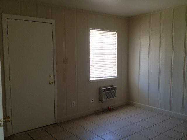 735 S Sacramento St #3 - Photo 2 of 8