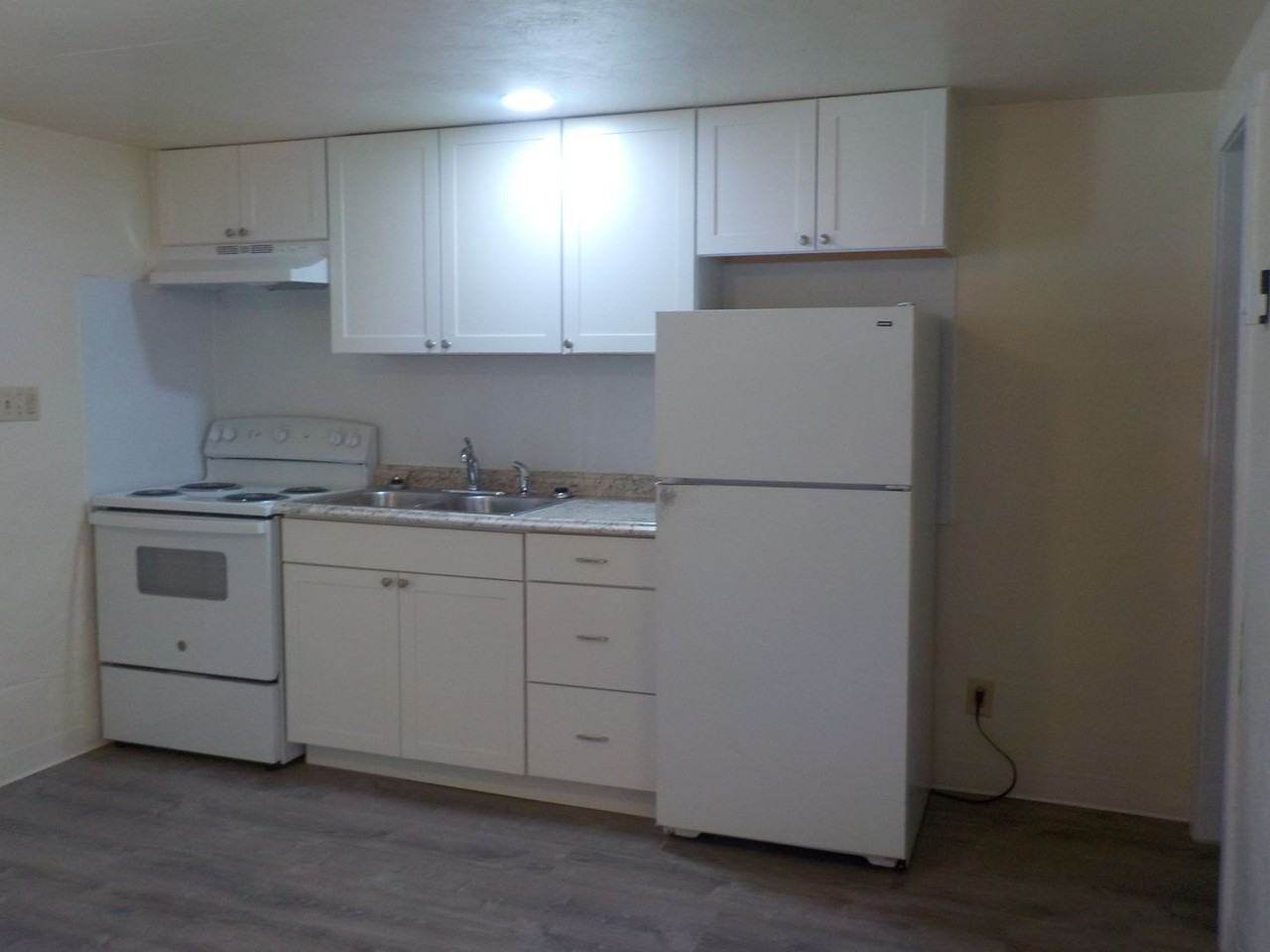 1007 Golfview Ave - Photo 4 of 13