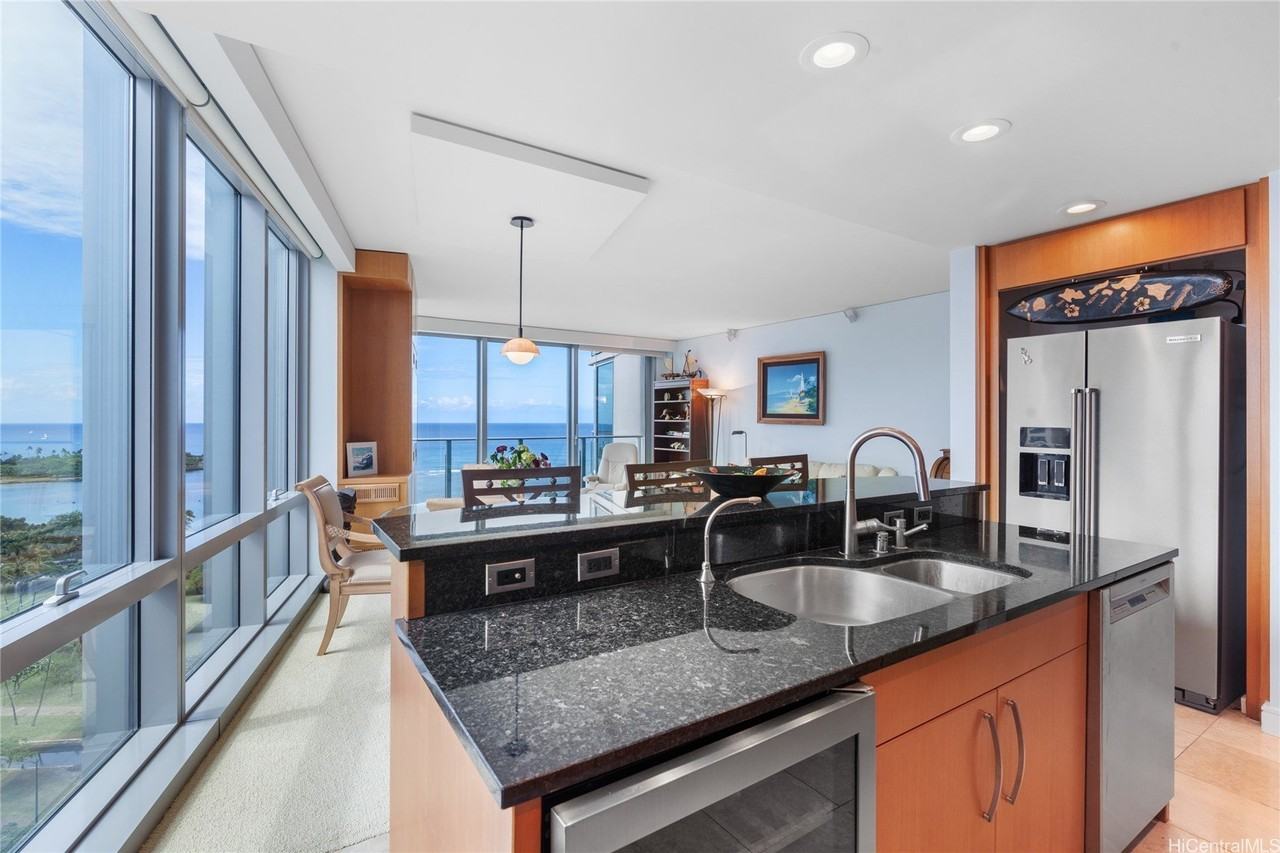 1288 Ala Moana Blvd Apt 18g - Photo 2 of 19