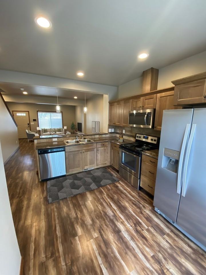 204 Valleyview Ave #02 - Photo 3 of 24