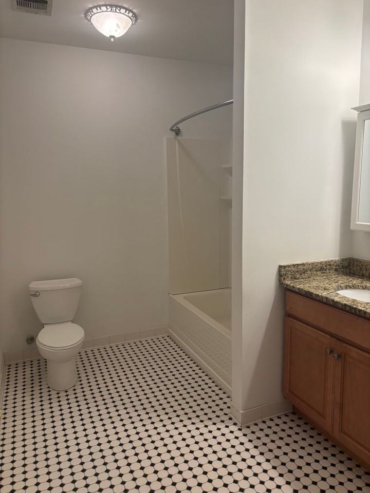 330 Northampton St. - Photo 5 of 10