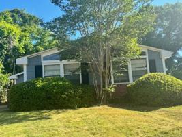 featured image of 306 306 - 310 Country Club Road