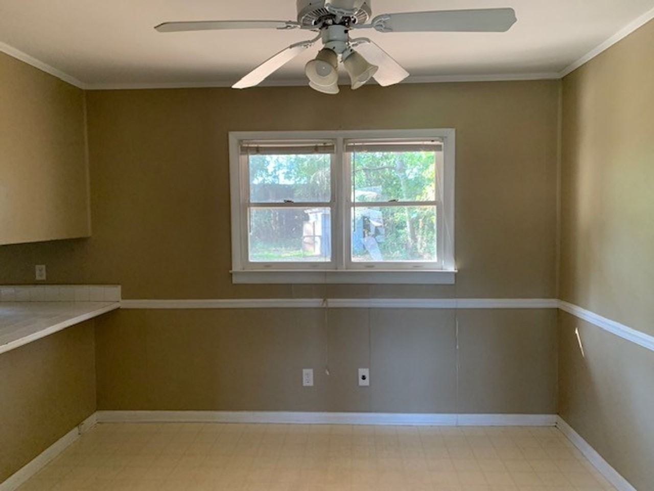 108 Outland St - Photo 4 of 13