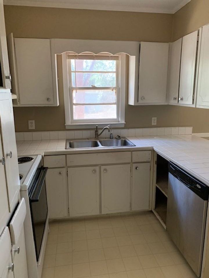 108 Outland St - Photo 5 of 13