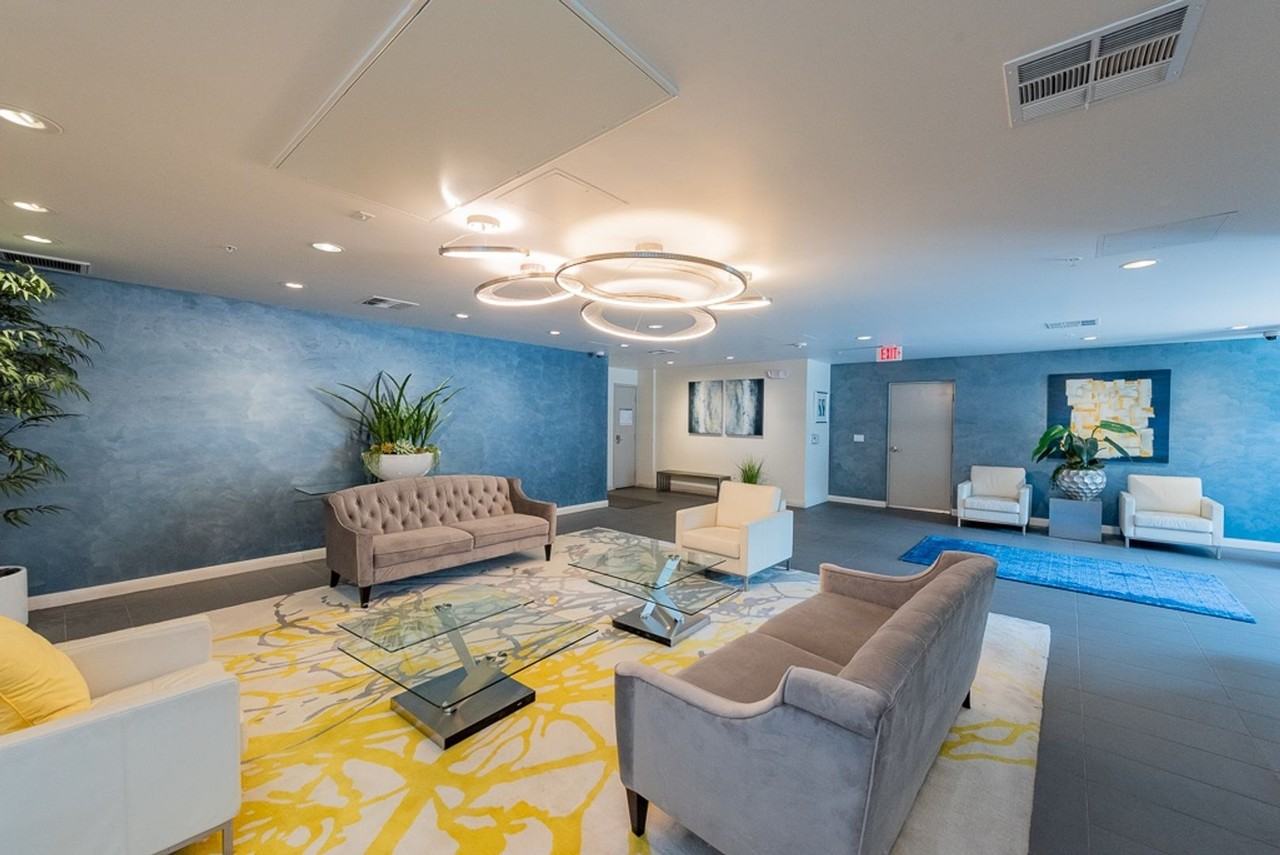 436 S Virgil Ave - Photo 2 of 26