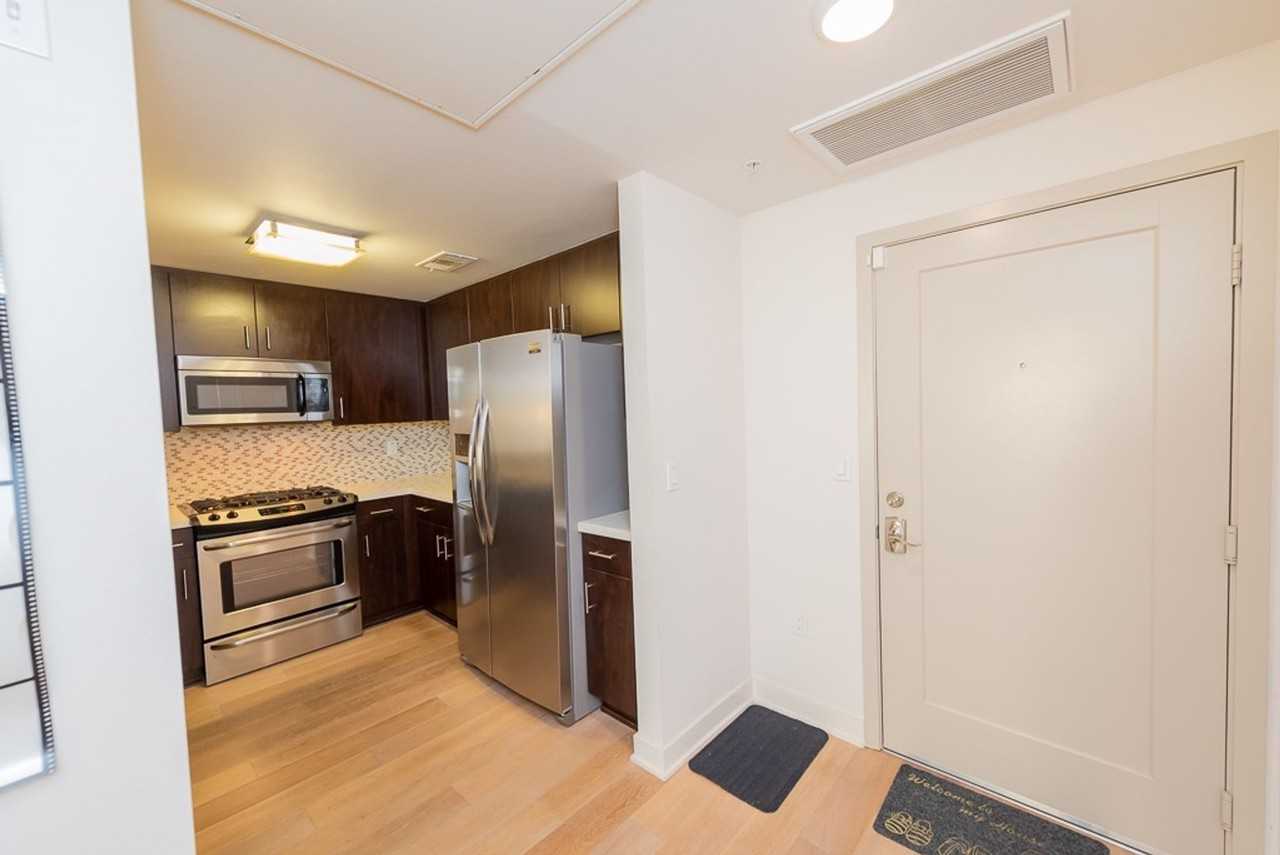 436 S Virgil Ave - Photo 4 of 26