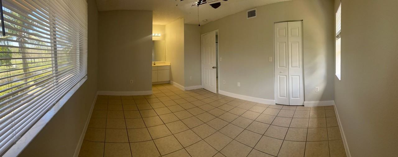 11570 Nw 39th St - Photo 7 of 20