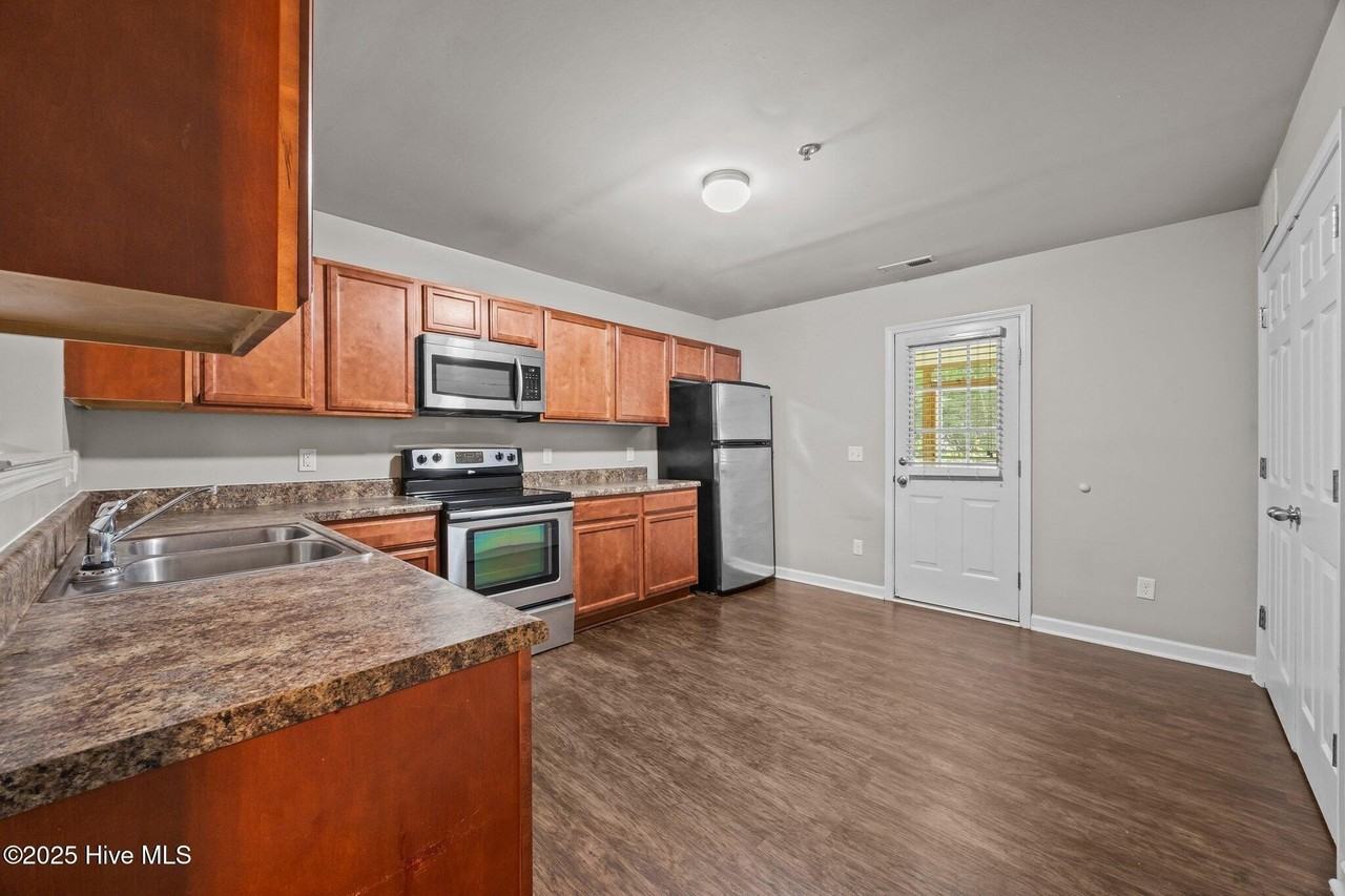 140 Greenford Pl - Photo 6 of 22