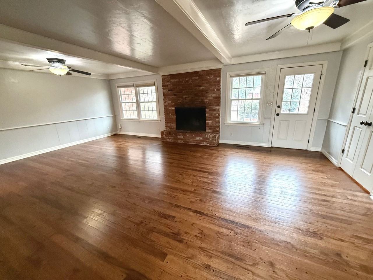 2600 Carlton Way - Photo 3 of 16