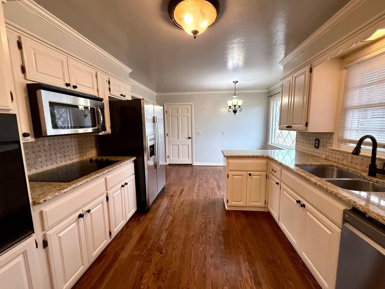 2600 Carlton Way - Photo 5 of 16