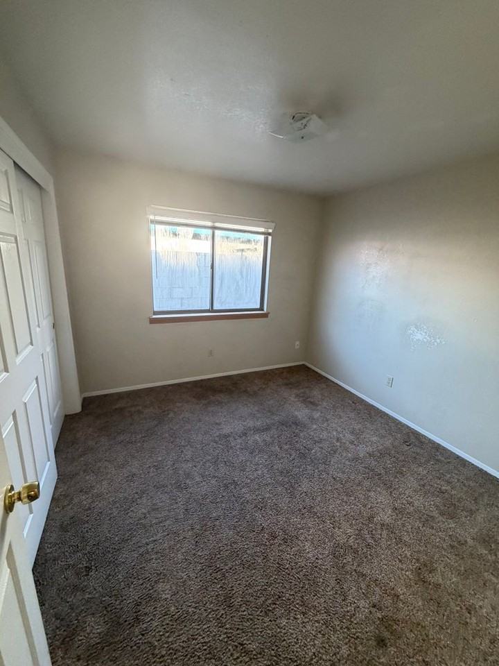 1039 Kala Loop - Photo 2 of 7