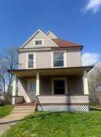 featured image of 413 W Maple St