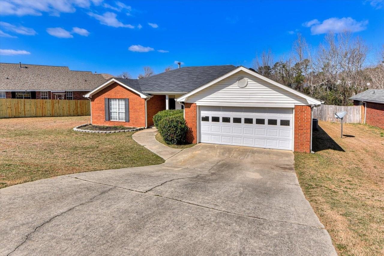 331 Washington St - Photo 3 of 32