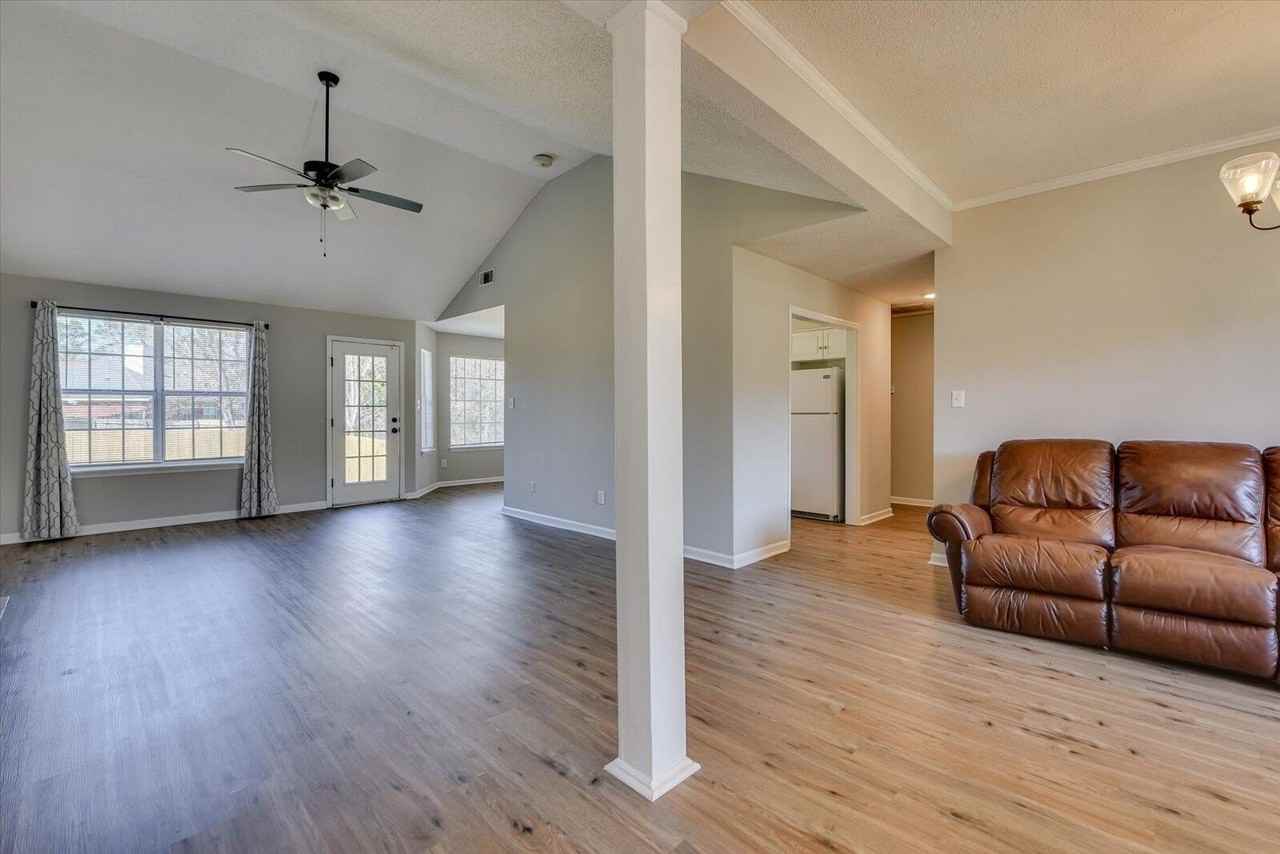 331 Washington St - Photo 6 of 32