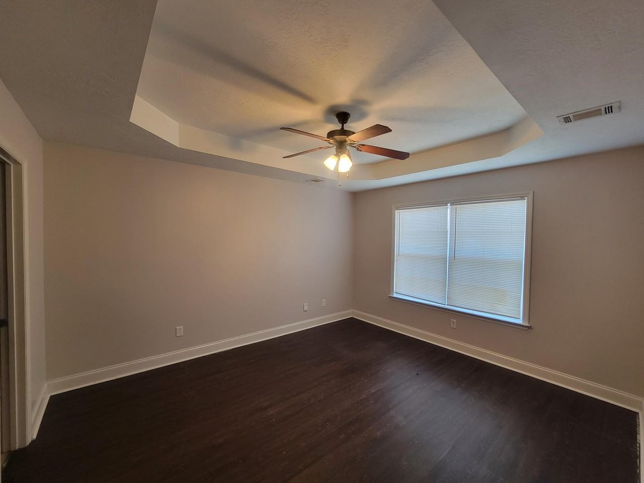 801 Whispering Willow Ct - Photo 5 of 21