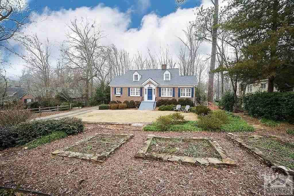 482 Highland Ave - Photo 2 of 24