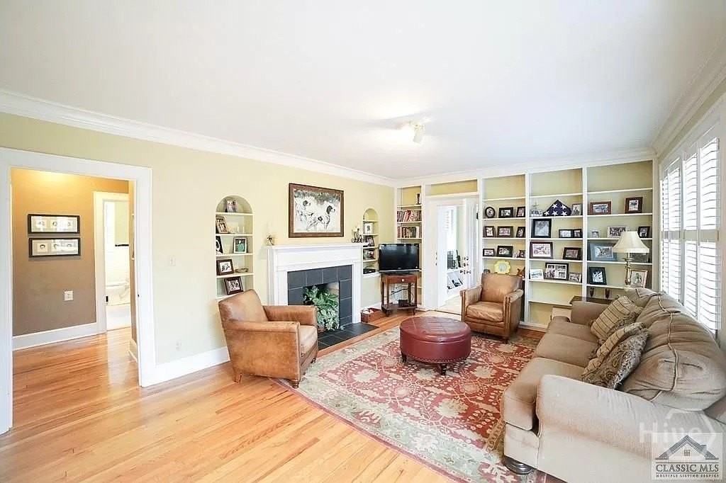 482 Highland Ave - Photo 7 of 24