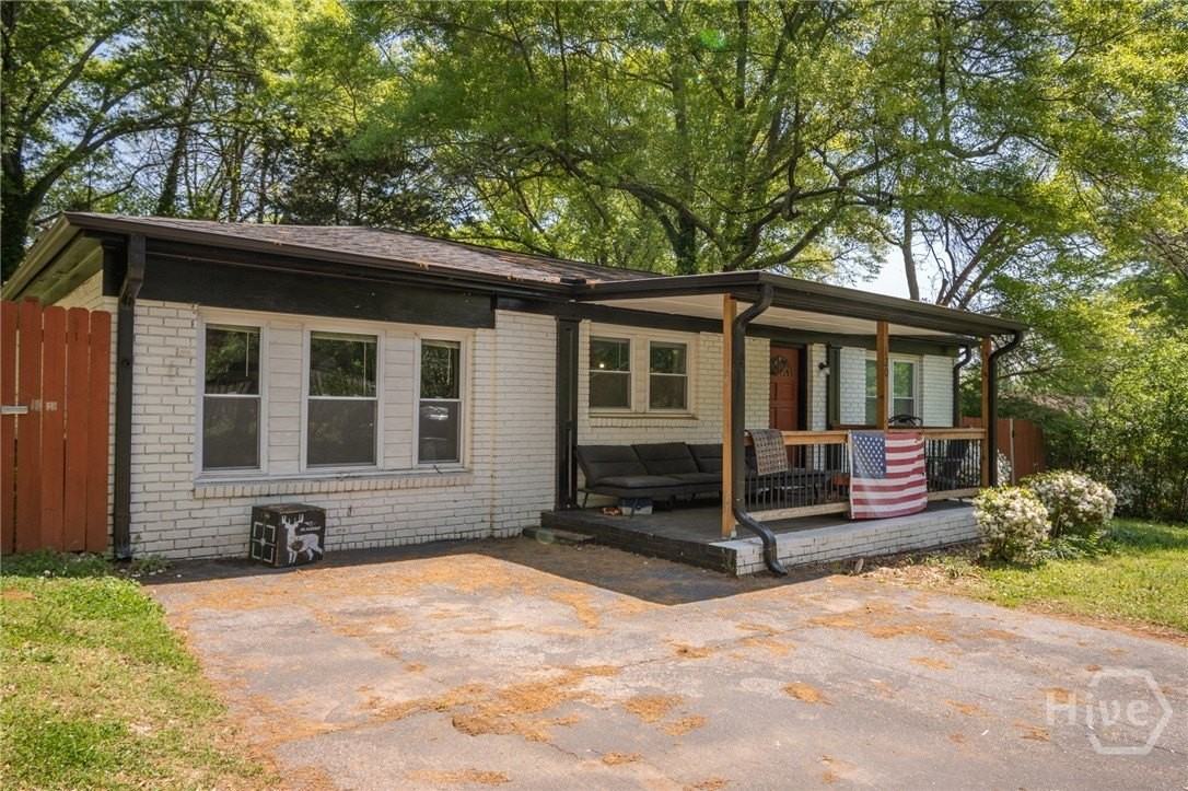 120 Hillside St - Photo 4 of 18