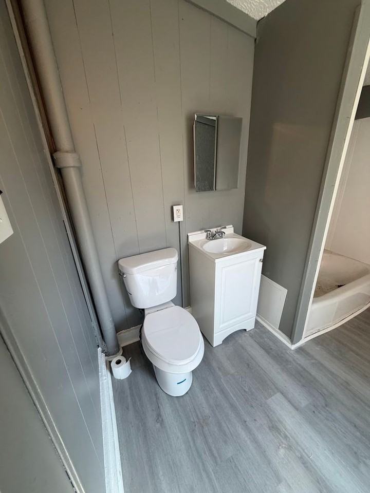 417 Cedar St - Photo 6 of 10